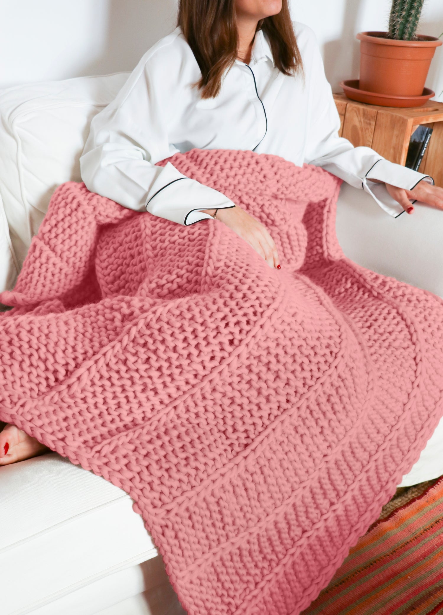 Medea Blanket Beginner Knitting Kit in Dusty Pink